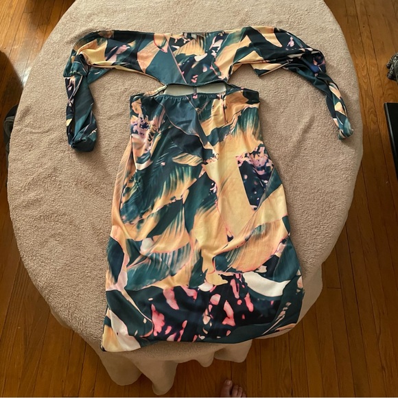 ASOS Dress like new. - Picture 3 of 6